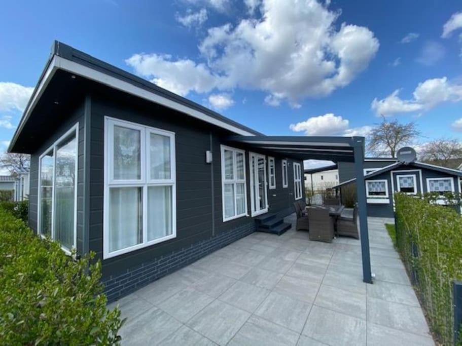 Luxus Im Schönen Recratiepark De Veerstal Chalet